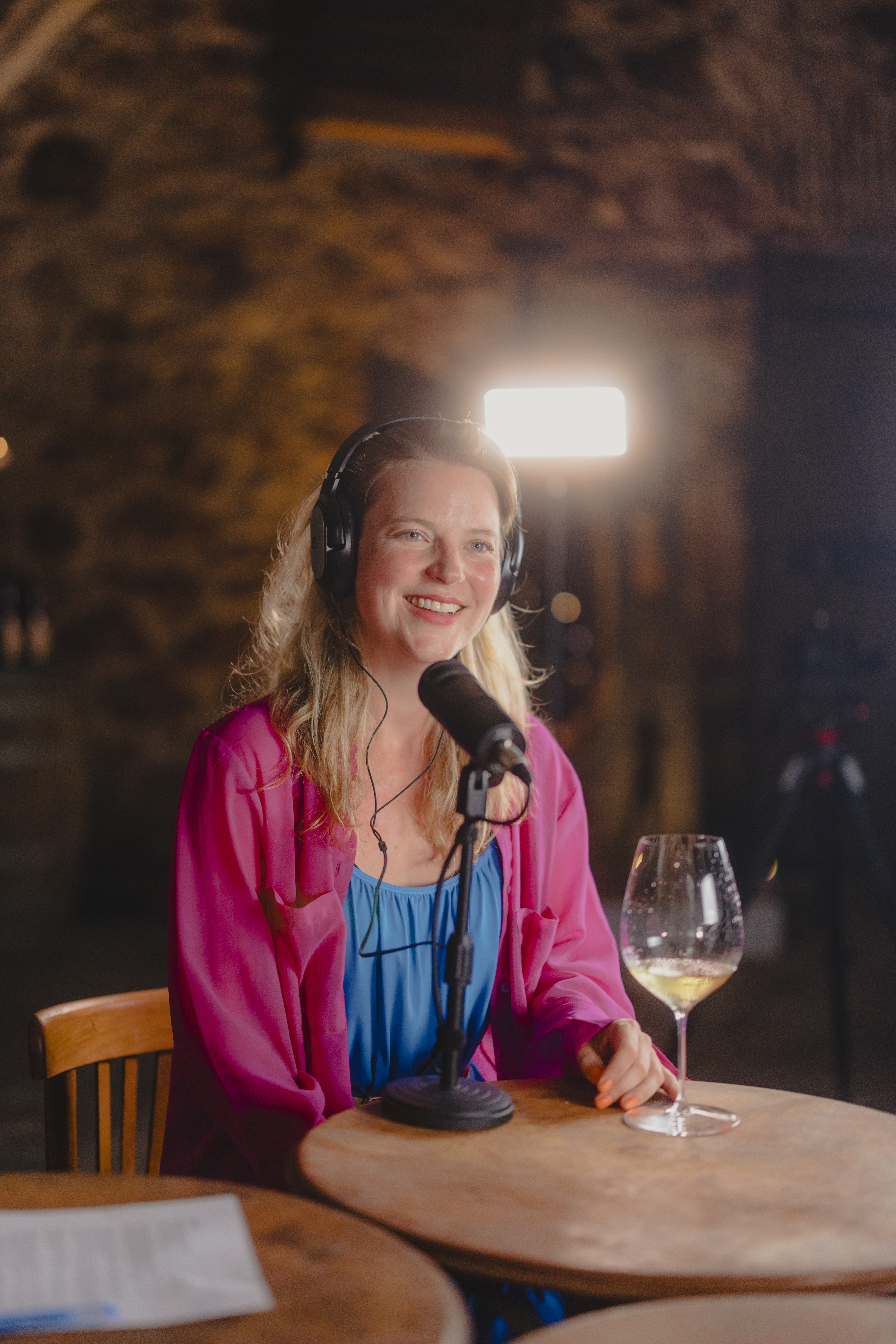 Amanda Barnes en la mesa de Fogón