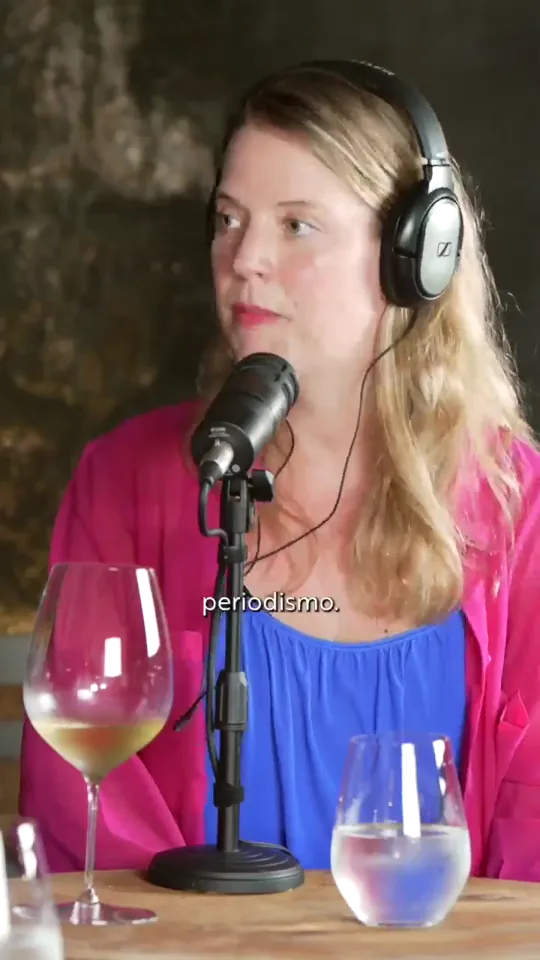 Amanda Barnes en la mesa de Fogón
